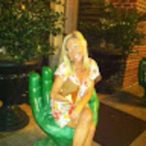 Meet your Posher, Tia